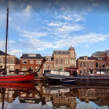 B&B Aan De Gracht Леуварден Екстериор снимка