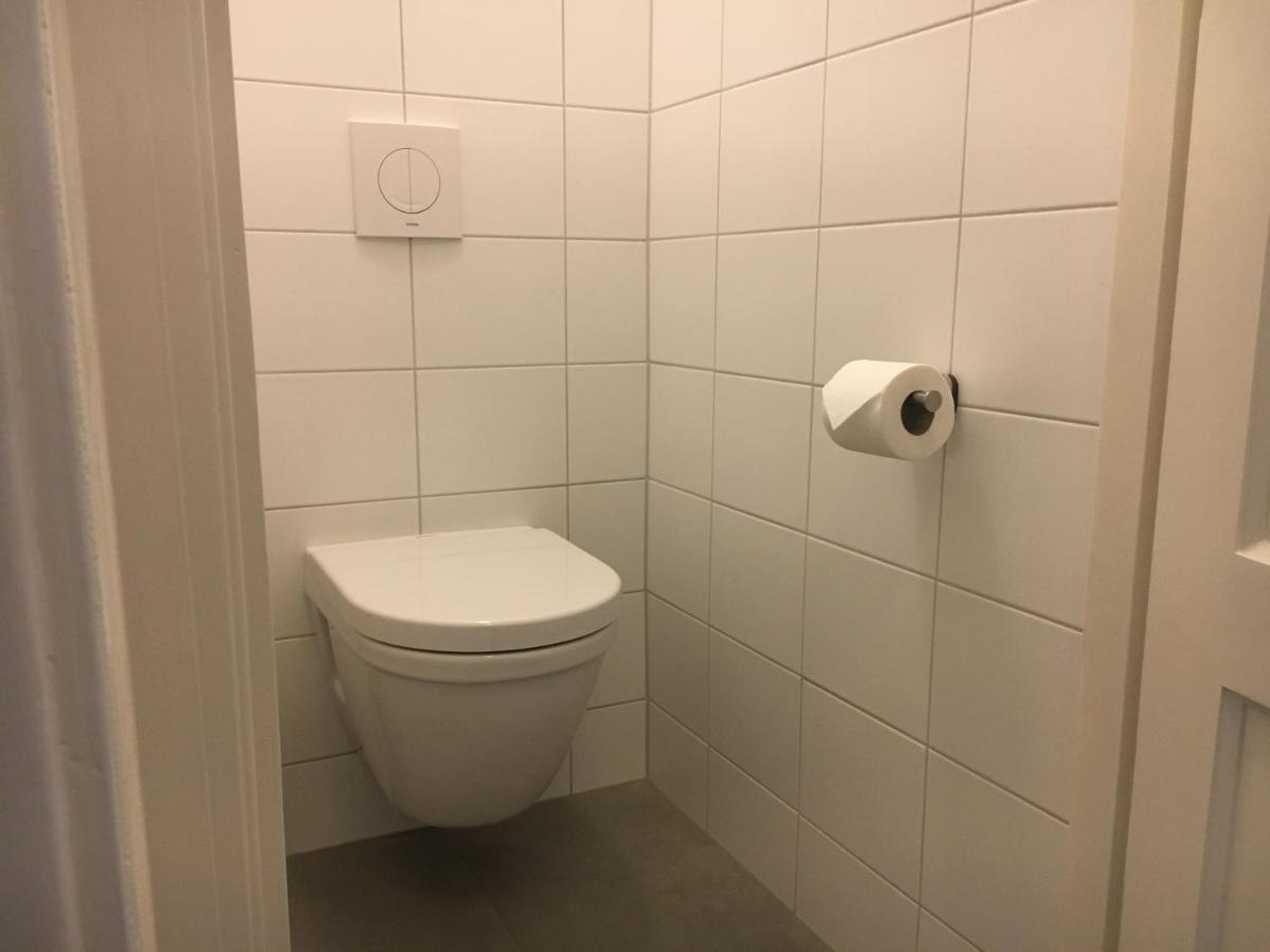 B&B Aan De Gracht Леуварден Екстериор снимка